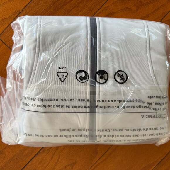 ORORO Women's Heated Jacket with Battery Pack and Detachable Hood Heating Jacket - Picture 13 of 13